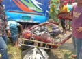 বাস-অটোরিকশা সংঘর্ষ : মা মেয়েসহ নিহত ৩, বাবা হাসপাতালে
