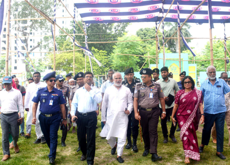 খুলনা সার্কিট হাউজ মাঠ পরিদর্শনে কেসিসি প্রশাসক : নামাজ ৭টায়