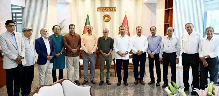 প্রধানমন্ত্রীর সাথে বৈঠক করেছেন সম্পাদক পরিষদের নেতৃবৃন্দ