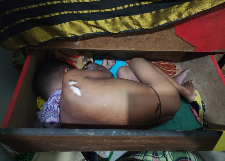 খুলনায় দুই শিশুসহ ত্রিপল মার্ডার : আটক ১