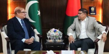 প্রতিরক্ষা উপদেষ্টার সঙ্গে পাকিস্তানের হাইকমিশনার এর সৌজন্য সাক্ষাৎ