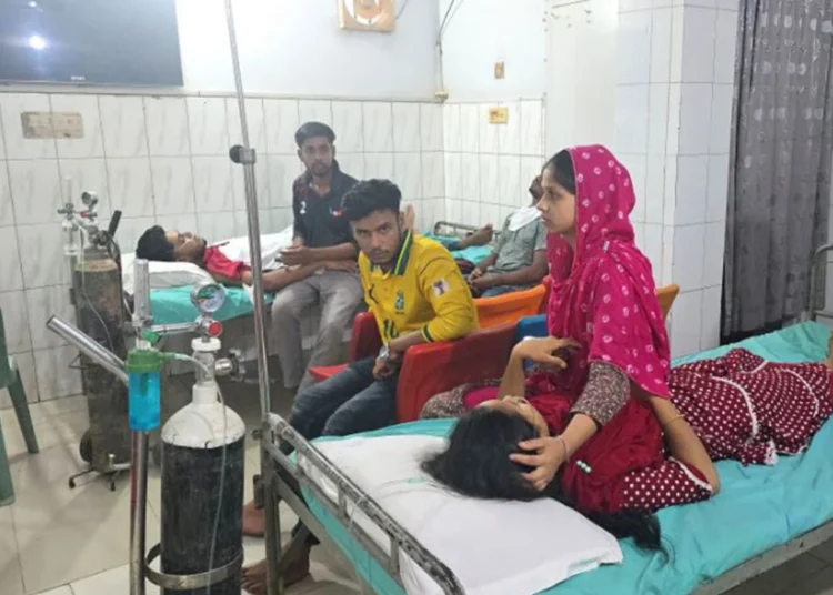 আশুলিয়ায় কয়েকটি পোশাক কারখানায় শ্রমিক হঠাৎ অসুস্থ, তদন্তে কমিটি