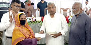 পরিবেশ রক্ষায় সকলের বৃক্ষরোপণ করা অপরিহার্য -বিদ্যুৎ, জ্বালানি ও খনিজ সম্পদ প্রতিমন্ত্রী