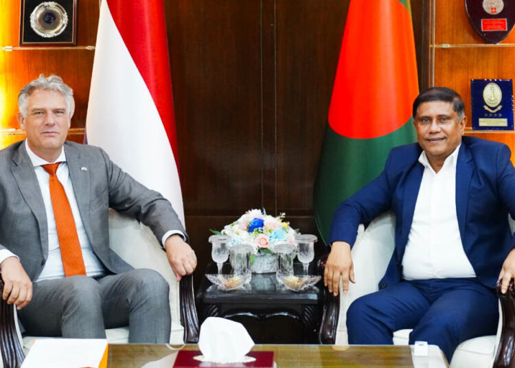 প্রতিরক্ষা উপদেষ্টার সঙ্গে নেদারল্যান্ডসের রাষ্ট্রদূতের সৌজন্য সাক্ষাৎ