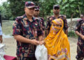 মহেশপুরে দুস্থ অসহায় মানুষের মাঝে বিজিবির ত্রাণ বিতরণ