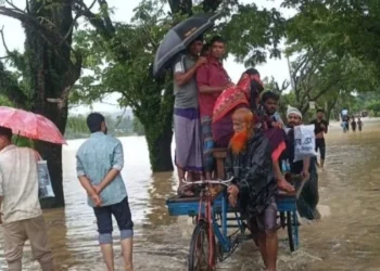 টানা বৃষ্টিতে সড়ক তলিয়ে সাজেকে আটকা ৬০০ পর্যটক