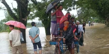 টানা বৃষ্টিতে সড়ক তলিয়ে সাজেকে আটকা ৬০০ পর্যটক