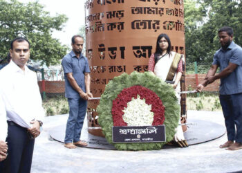 সাতক্ষীরায় জুলাই শহীদ দিবস উপলক্ষে স্মৃতি স্তম্ভে পুষ্পস্তবক অর্পন ও আলোচনাসভা