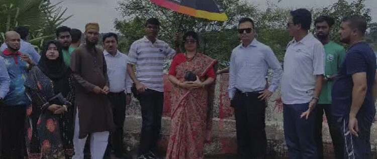 সাতক্ষীরায় জলাবদ্ধতা নিরসনে খালের নেট-পাটা অপসারণ ব্যবস্থা গ্রহণে হুঁশিয়ারি জেলা প্রশাসনের